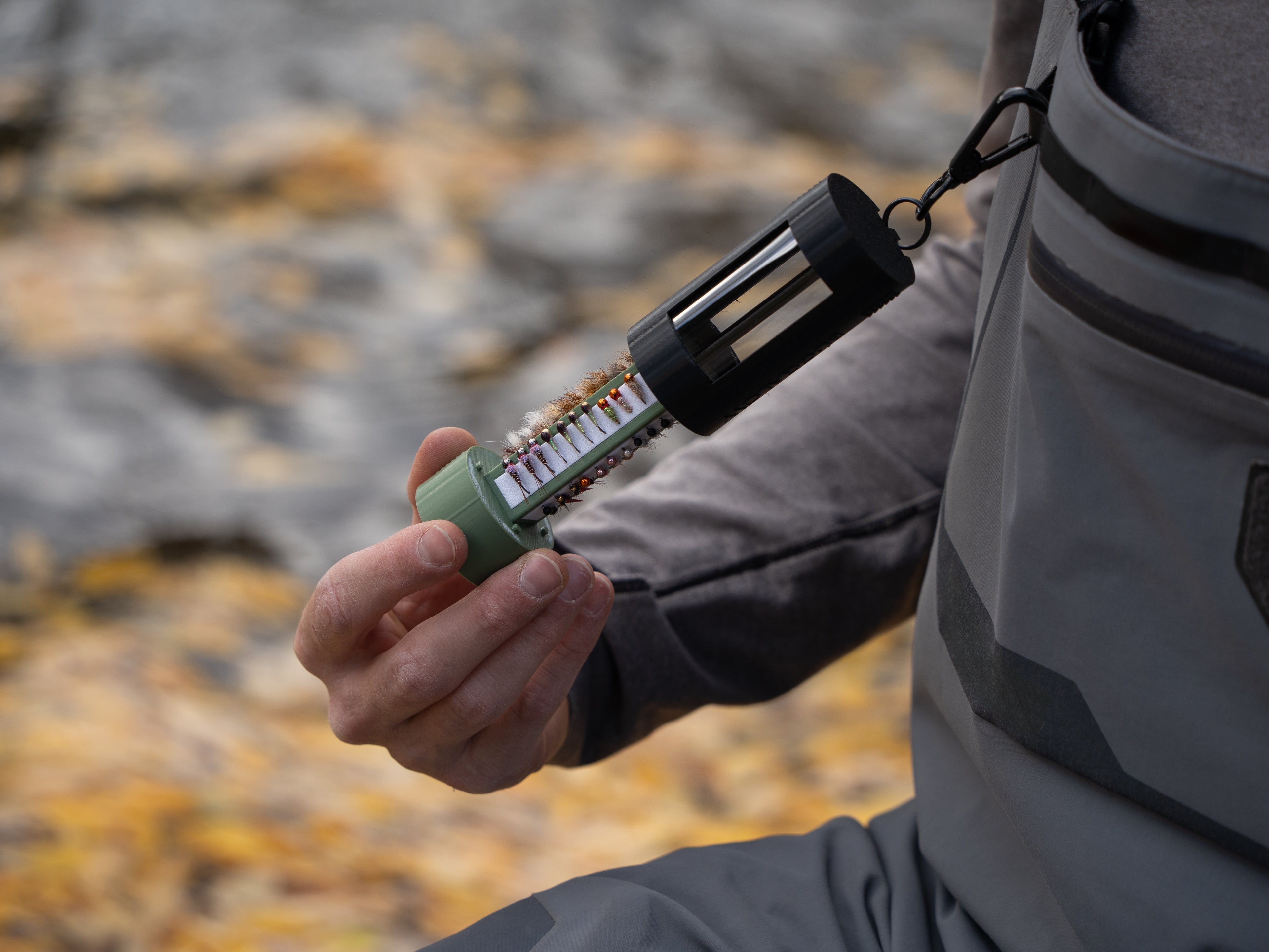 BUGGALOW CLIP-ON FLY BOX