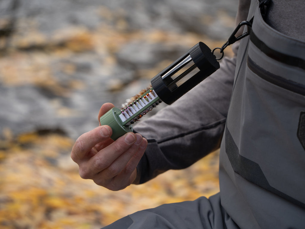 BUGGALOW CLIP-ON FLY BOX